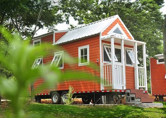 Moderner Entwurfs-vorfabriziertes helles Stahlkonstruktions-kleines Haus auf Rädern mit drei Schlafzimmern