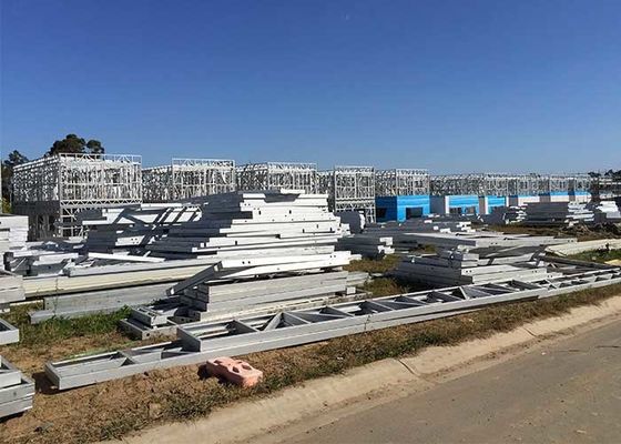 Moderne Fertighaus-Villa mit leichtem Stahlrahmen, Apartmentdach, EPS-Sandwichplatte für Wohnzwecke